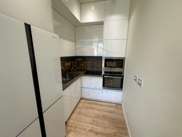 Tirane, jepet me qera apartament 2+1 Kati 1, 84 m² 700 € (ALIDEMI , Rruga Kont Leopard Bertold)