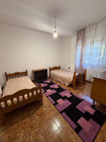 Shqiperi, jepet me qera apartament 2+1 Kati 0, 70 m² 400 € (Laprake)