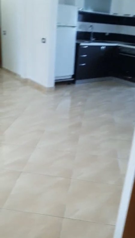 Tirane, jepet me qera shtepi 2+1 Kati 2, 105 m² 400 € (Siri Kodra, Rruga Besa)