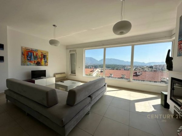 Tirane, jepet me qera Vile 5+1+Aneks+Ballkon Kati 4, 491 m² 4.500 € (Rezidenca Kodra e Diellit 1)