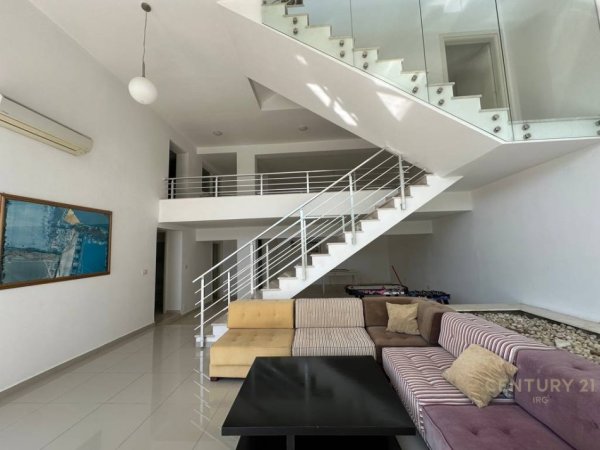 Tirane, jepet me qera Vile 5+1+Aneks+Ballkon Kati 4, 491 m² 4.500 € (Rezidenca Kodra e Diellit 1)