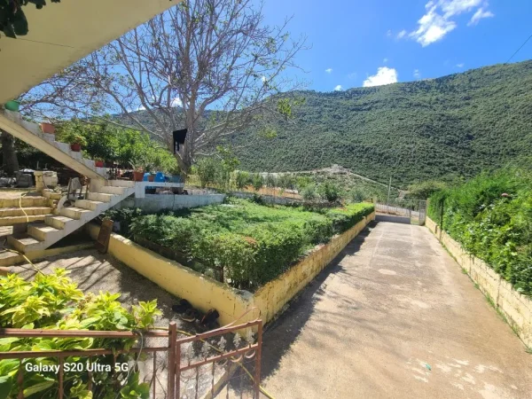 Vlore, shitet shtepi 1 Katshe Kati 1, 90 m² 250.000 € (Rruga Dukat Himare)