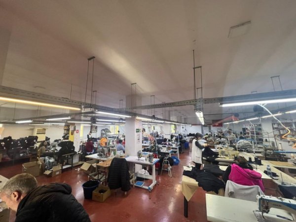 Shitet, Truall dhe ndërtesë, Sharrë, Tiranë - 360,000€ | 1626 m²