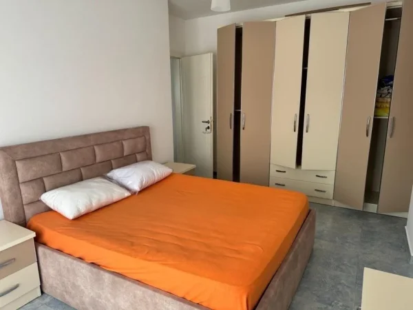 Tirane, jepet me qera apartament 1+1 Kati 3, 74 m² 550 € 