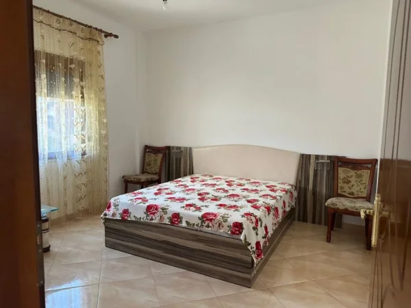 Tirane, jepet me qera apartament 2+1 Kati 2, 105 m² 400 € (Dispanceria)