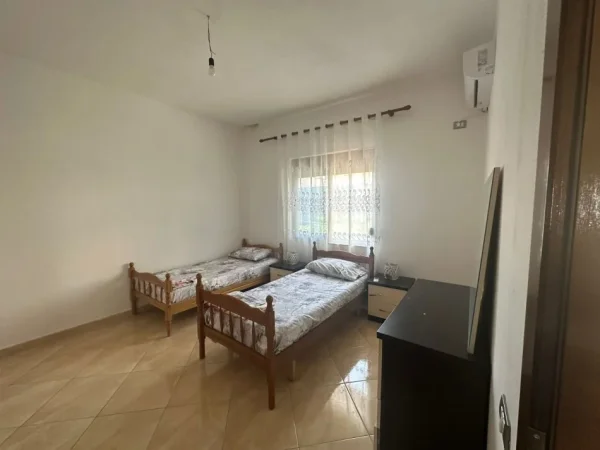 Tirane, jepet me qera apartament 2+1 Kati 2, 105 m² 400 € (Dispanceria)
