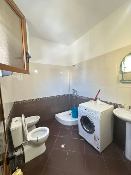 Tirane, jepet me qera apartament 2+1 Kati 2, 105 m² 400 € (Dispanceria)