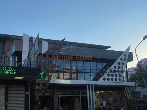 Tirane, jepet me qera ambjent biznesi Kati 0, 951 m² 5.000 € (SAUK)