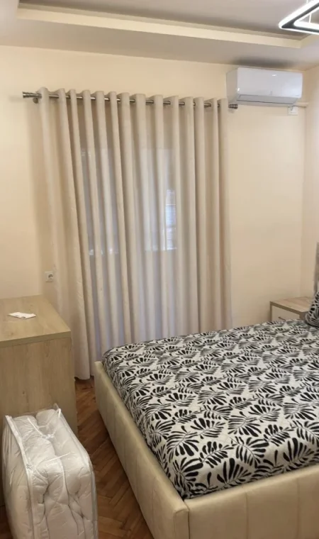 Tirane, jepet me qera apartament 1+1 Kati 3, 74 m² 600 € (Medreseja Rruga e Dibres)