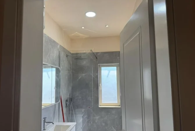 Tirane, jepet me qera apartament 1+1 Kati 3, 74 m² 600 € (Medreseja Rruga e Dibres)