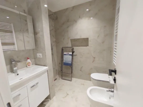 Tirane, jepet me qera apartament 2+1 Kati 1, 80 m² 750 € (RRUGA PETI)