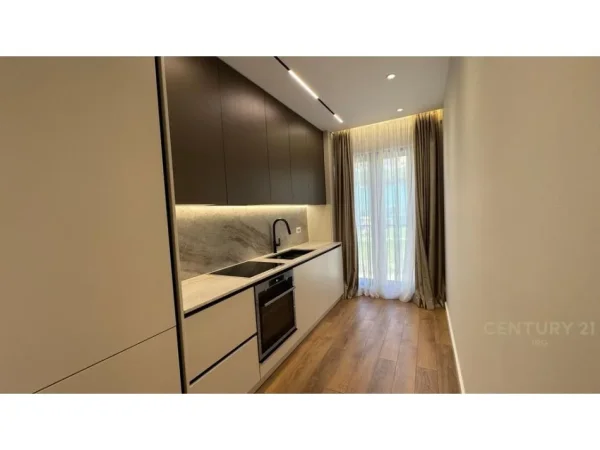 Tirane, jepet me qera apartament duplex 2+1+Aneks+Ballkon Kati 4, 130 m² 1.500 € (Kodra e Diellit)