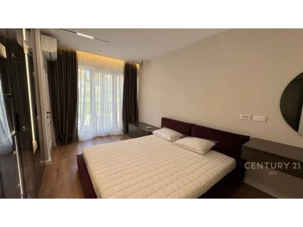 Tirane, jepet me qera apartament duplex 2+1+Aneks+Ballkon Kati 4, 130 m² 1.500 € (Kodra e Diellit)