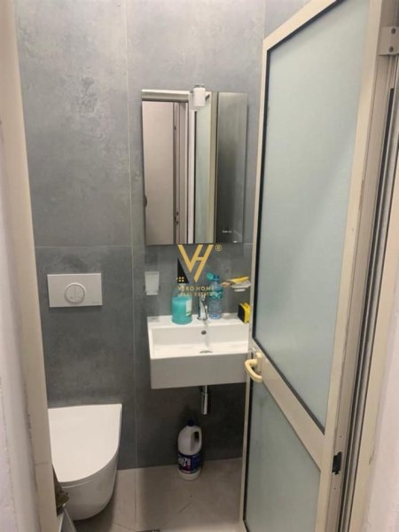 Tirane, jepet me qera apartament 1+1+Ballkon Kati 1, 46 m² 500 € (SIRI KODRA)