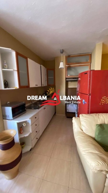 Tirane, jepet me qera apartament 1+1 , 80 m² 600 € (ne zonen e Rruges se Kavajes)
