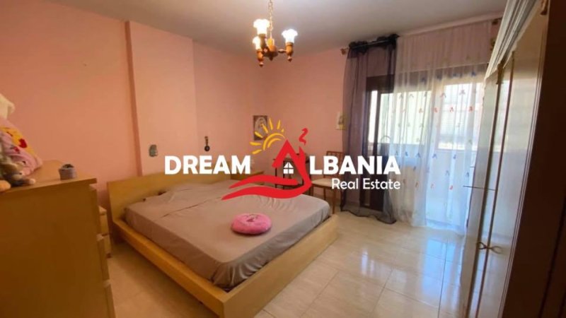 Tirane, jepet me qera apartament 1+1 , 80 m² 600 € (ne zonen e Rruges se Kavajes)