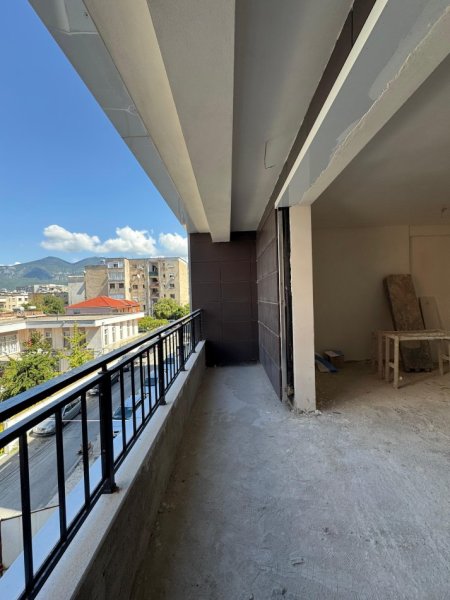 Tirane, shitet apartament 2+1+Aneks+Ballkon Kati 2, 102 m² 255.000 € (SHKOLLA OSMAN MYSERRIZI)