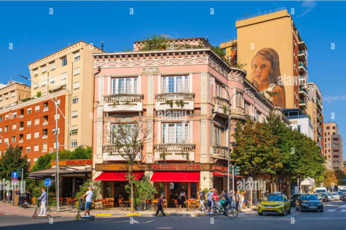 Jepet me Qera Hyrje 2+1 tek Rruga e Barrikadave ne Qender te Tiranës,  Kati 4, 90 m²