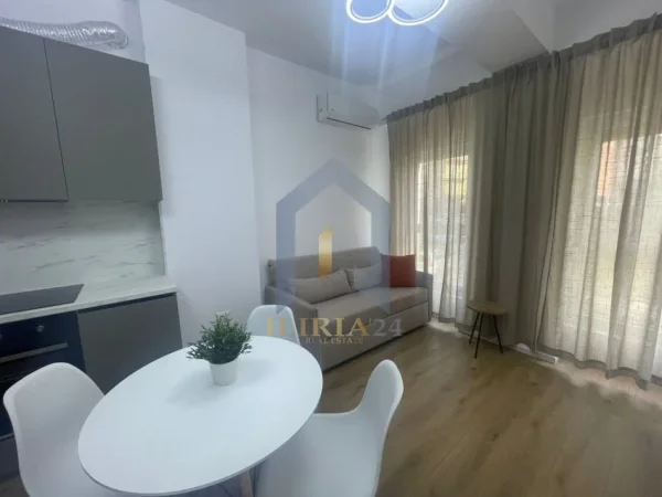 Tirane, jepet me qera apartament 1+1+Ballkon Kati 4, 55 m² 450 € (Ali Dem Residenca Kaim)
