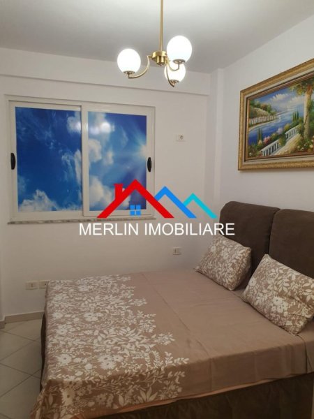 Tirane, jepet me qera apartament 1+1+Ballkon Kati 3, 60 m² 620 € (RRUGA RRAPO HEKALI,KODRA E DIELLIT)