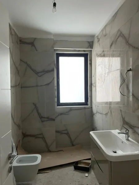 Tirane, jepet me qera apartament 2+1+Ballkon Kati 6, 90 m² 1.000 € (MYSLYM SHYRI)