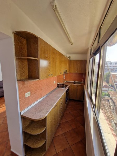 Apartament 1 plus 1 tek Rruga 4 Deshmoret, prane gjimnazit Partizani
