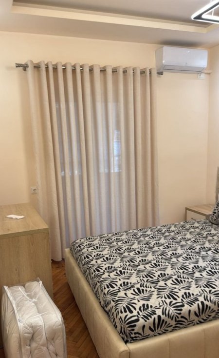 Tirane, jepet me qera apartament 2+1 Kati 3, 74 m² 600 € (Rruga dibres)