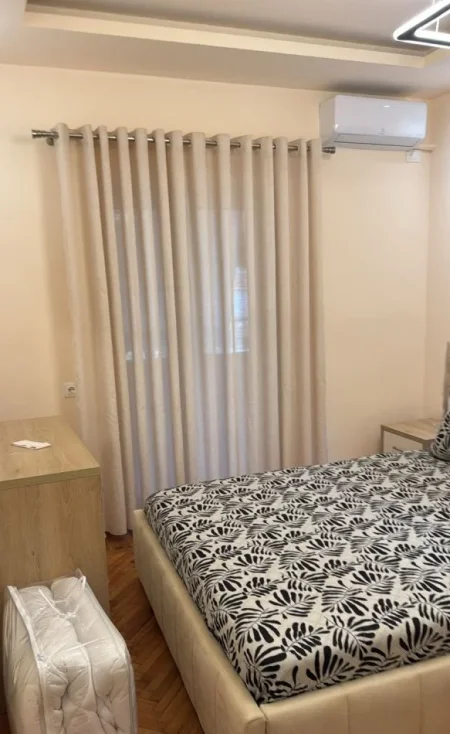 Tirane, jepet me qera apartament 2+1 Kati 3, 74 m² 600 € (Rruga dibres)
