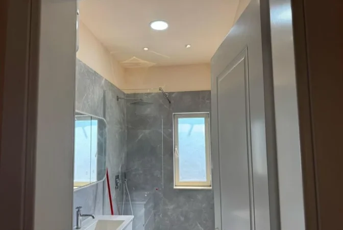 Tirane, jepet me qera apartament 2+1 Kati 3, 74 m² 600 € (Rruga dibres)