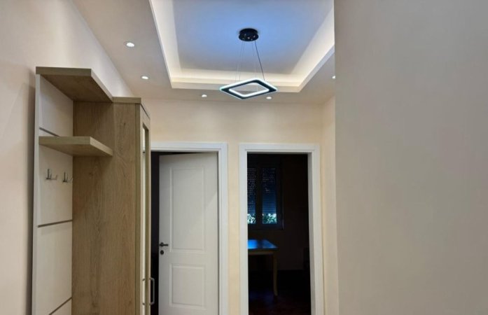 Tirane, jepet me qera apartament 2+1 Kati 3, 74 m² 600 € (Rruga dibres)