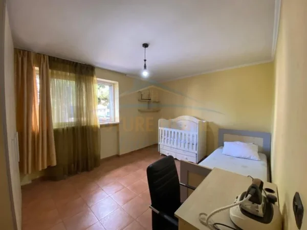 Tirane, jepet me qera apartament 1+1 Kati 3, 90 m² 600 € 