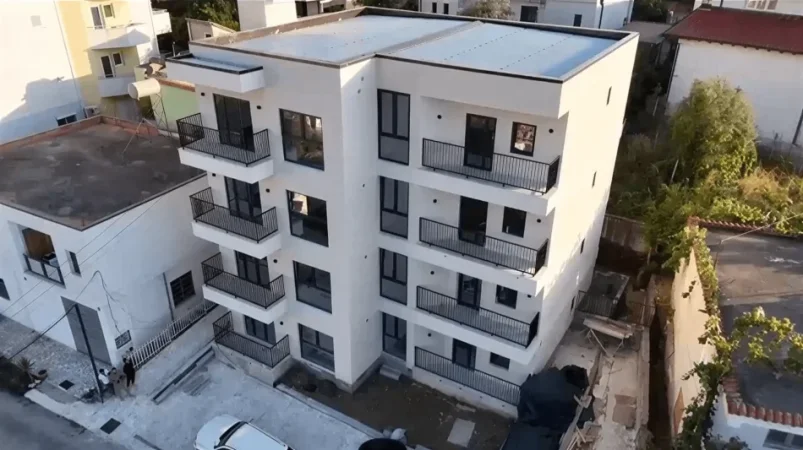 Tirane, shitet apartament 1+1 , 51 m²