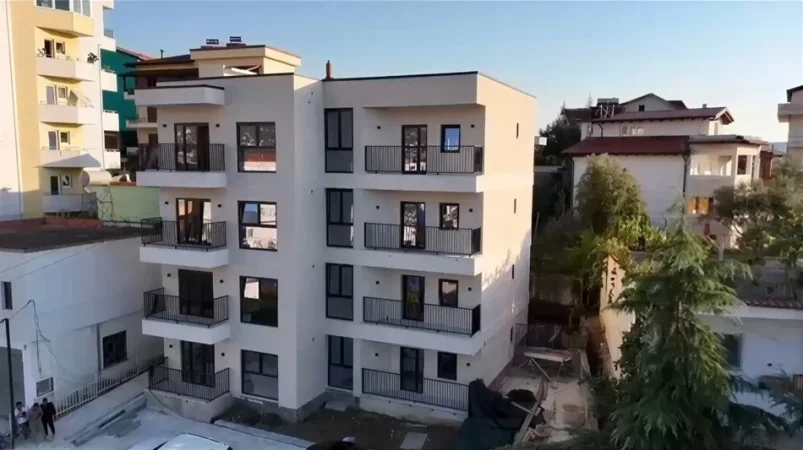 Tirane, shitet apartament 1+1 , 51 m²