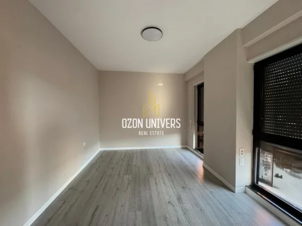 Tirane, jepet me qera apartament 1+1+Ballkon Kati 3, 77 m² 700€ (Myslym Shyr)