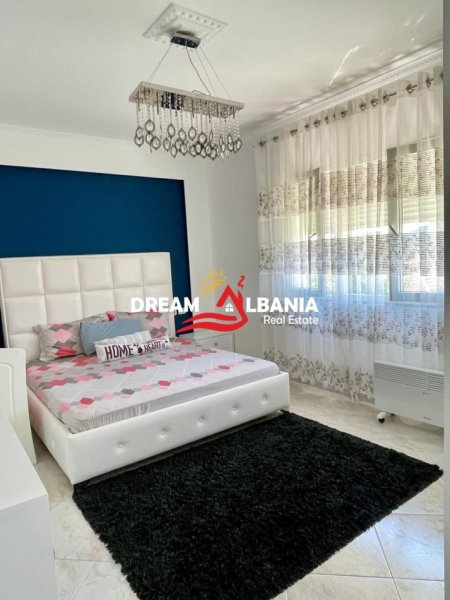 Tirane, jepet me qera apartament 2+1 , 100 m² 700 € (prane Kompleksit Panorama)