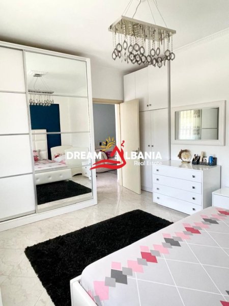 Tirane, jepet me qera apartament 2+1 , 100 m² 700 € (prane Kompleksit Panorama)