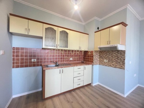 Tirane, shitet apartament duplex 1+1 Kati 8, 59 m² 140.000 € (RRUGA FORTUZI)