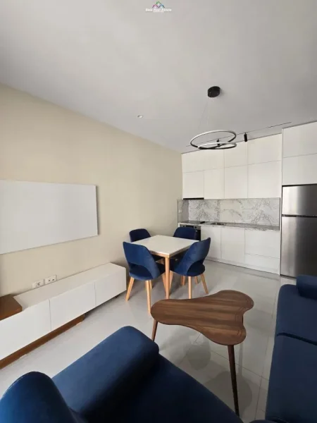 Tirane, jepet me qera apartament 1+1+Ballkon Kati 3, 60 m² 450 € (univers city)
