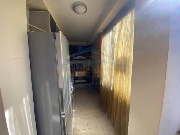 Tirane, jepet me qera apartament 2+1 Kati 3, 69 m²