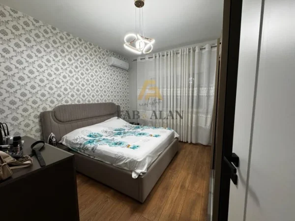 Tirane, shitet apartament 2+1 Kati 9, 90 m² 155.000 € (Mbrapa UET, Porcelan)