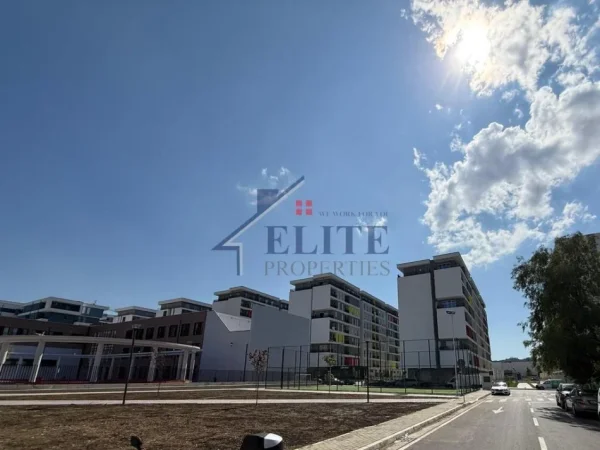 Tirane, jepet me qera dyqan Kati 0, 48 m² 1.000 € (Univers City)