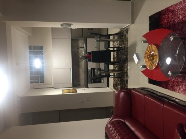 Tirane, jepet me qera apartament 1+1+Ballkon Kati 2, 70 m² 500 € (PAZARI I RI)