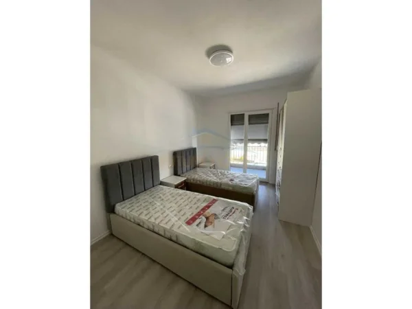 Tirane, jepet me qera apartament 2+1 Kati 2, 111 m² 440 € (Kamez)  UNA57743