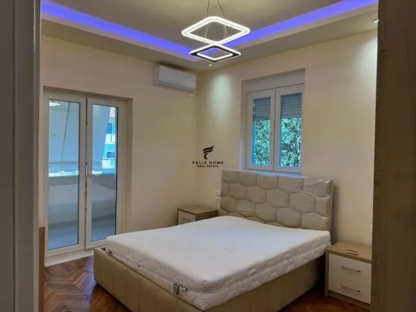 Tirane, jepet me qera apartament 1+1 Kati 3, 74 m² 600 € (MEDRESE)