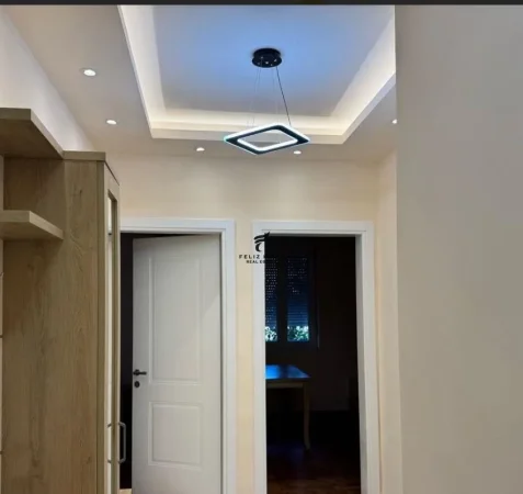 Tirane, jepet me qera apartament 1+1 Kati 3, 74 m² 600 € (MEDRESE)