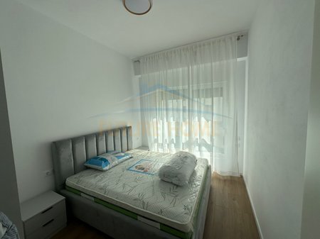 382879_04.jpg