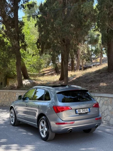 Durres, shitet makine Q5 Benzin+Gaz, gri e erret automatik Kondicioner 15.000 km