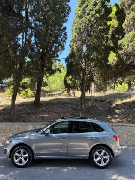 Durres, shitet makine Q5 Benzin+Gaz, gri e erret automatik Kondicioner 15.000 km