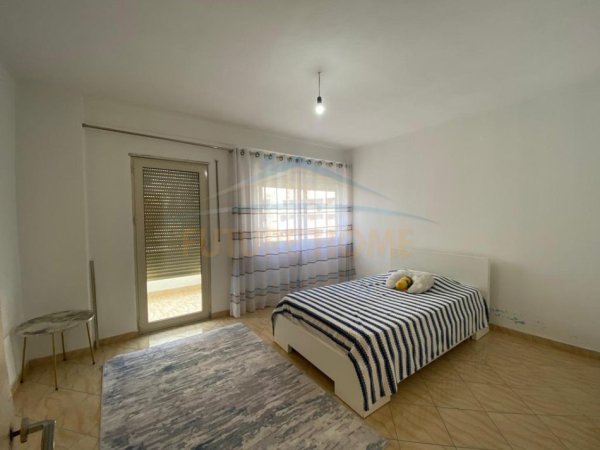 Tirane, shitet apartament 2+1 Kati 4, 118 m² 155.000 € (Fresk)