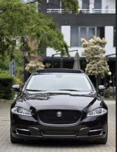 Durres, shes makine Jaguar Benzin, kafe automatik Kondicioner 62.000 km 14.500 €
